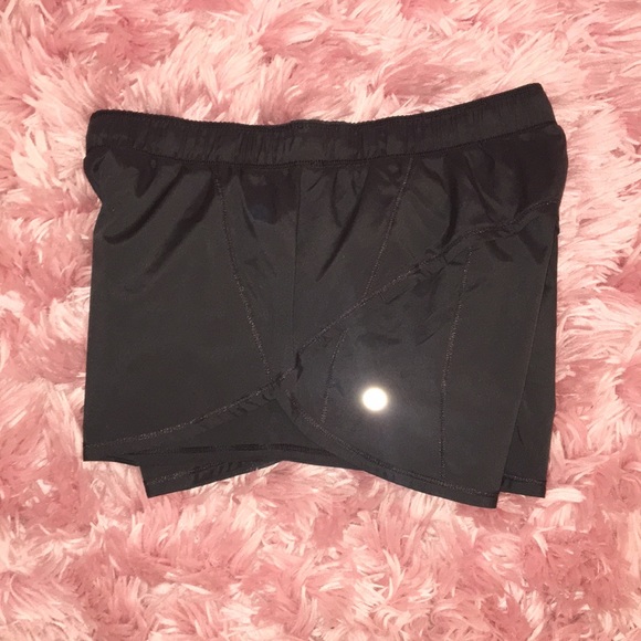 Lululemon Run : Roll down Shorts - Picture 8 of 8